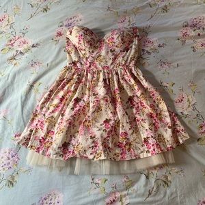 Cream and Pink Floral Sweetheart Neckline Dress